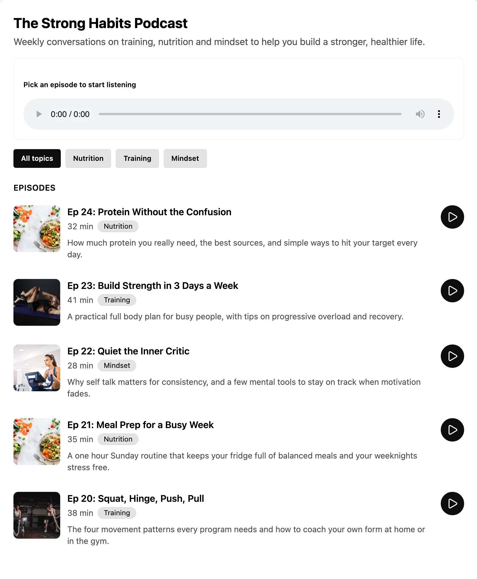 Fitness coaching podcast page with an audio player, topic filters for nutrition, training and mindset, and a list of episodes with cover photos